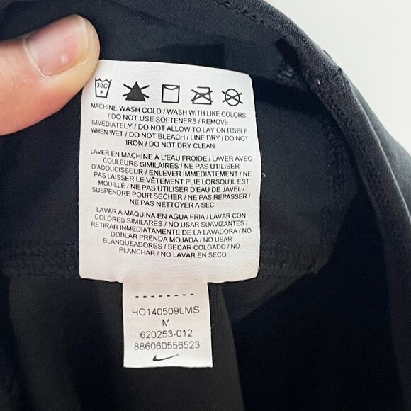 Nike Womens Medium M Black Red Dri Fit Cropped Capri Leggings Workout Activewear - Picture 10 of 10